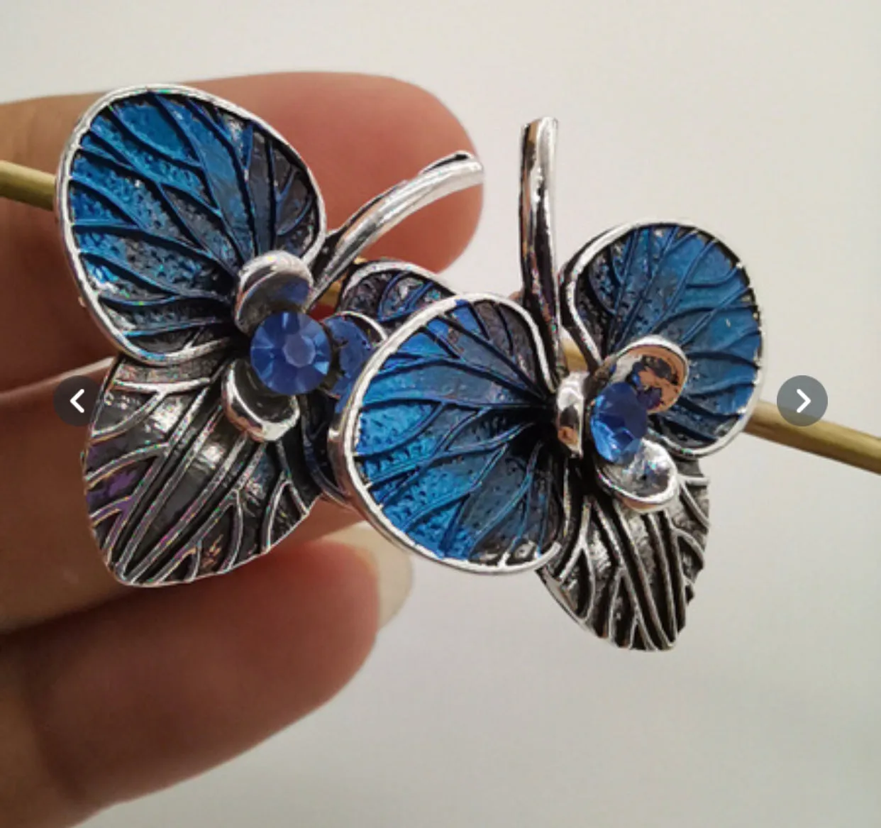 Blue decor leaf earrings