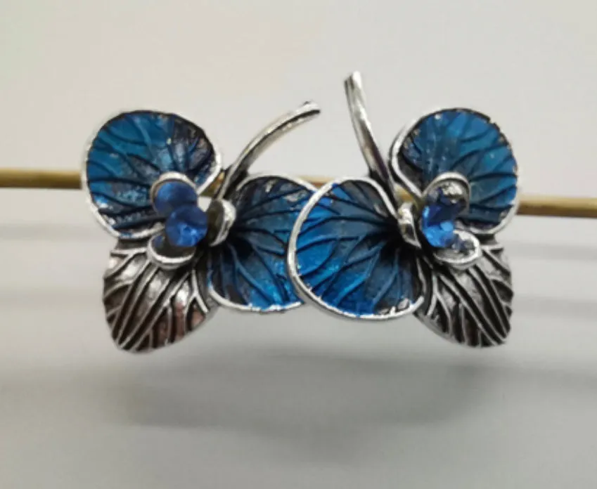 Blue decor leaf earrings