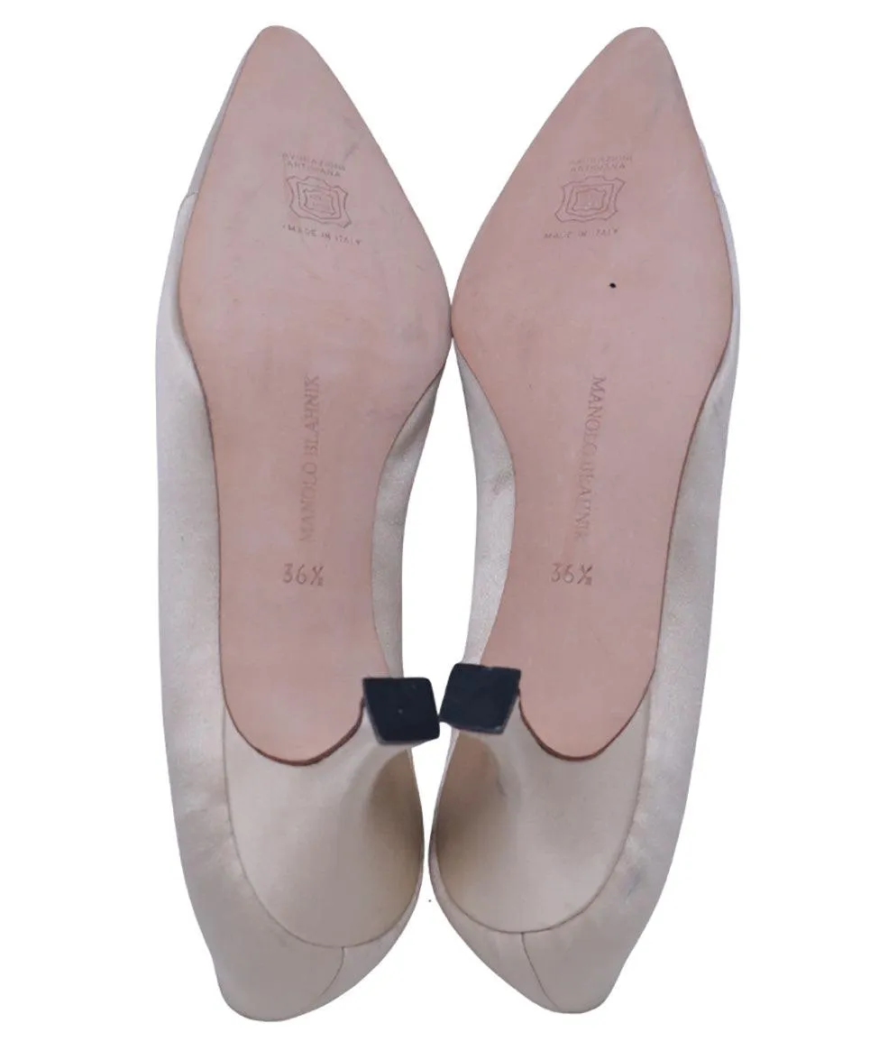 Manolo Blahnik Beige Satin Rhinestone Heels sz 6.5
