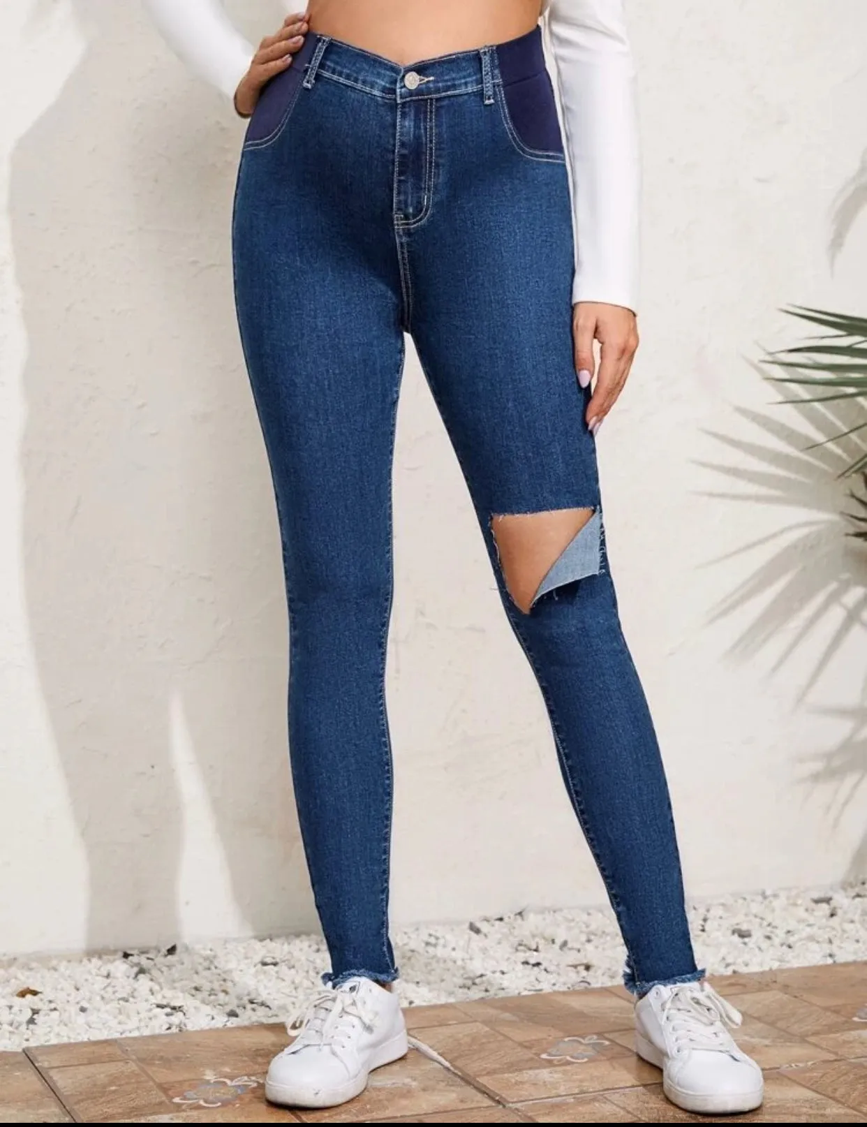 Maternity ripped detail skinny jeans