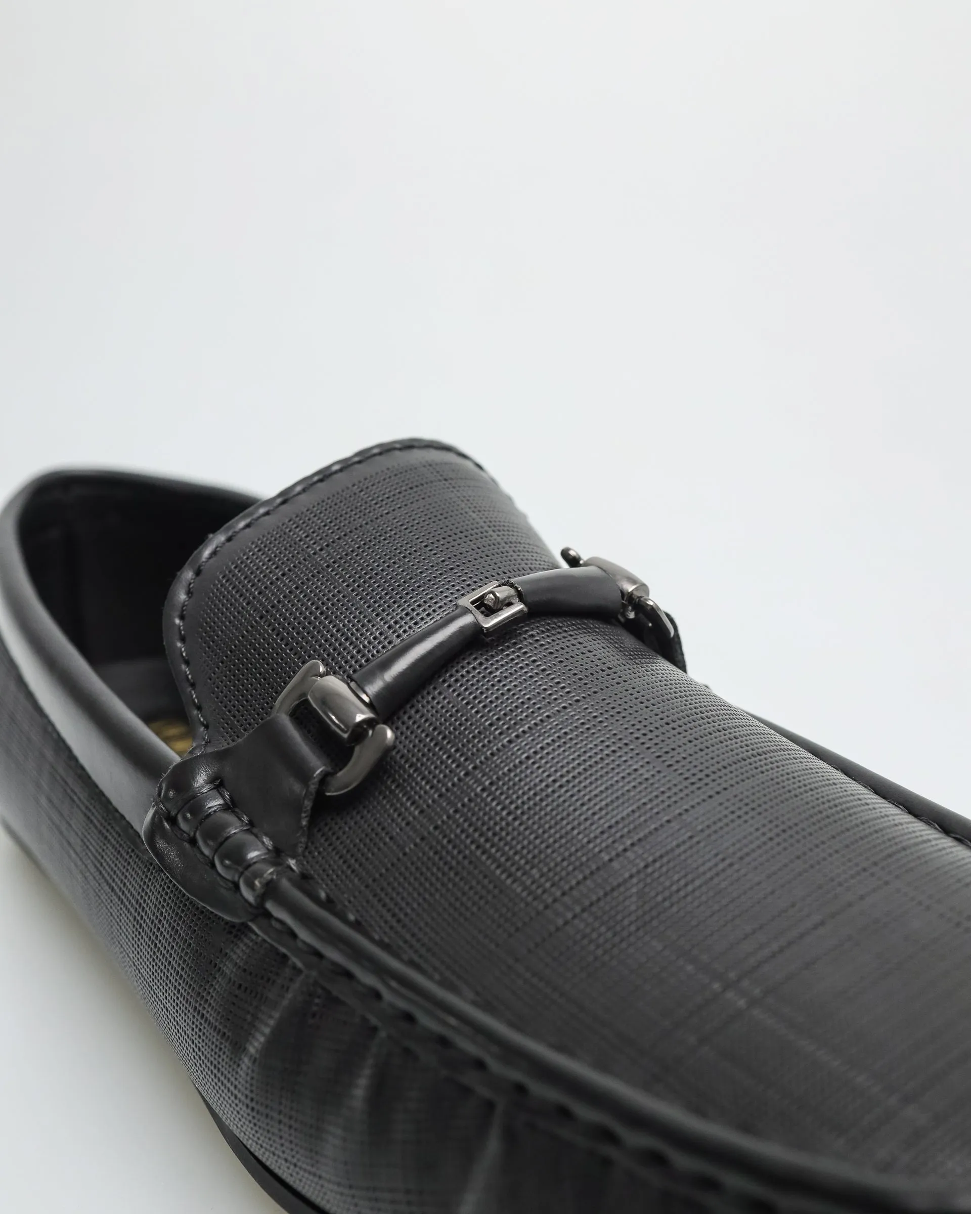 Tomaz C545 Men's Buckle Moccasins