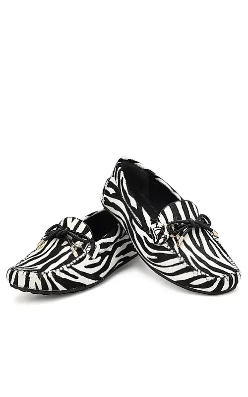 White & Black Moccasins With Bow Detail
